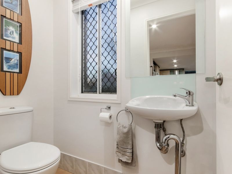 4 Oxbridge Chase, Arundel QLD 4214