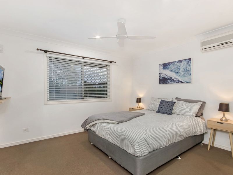 4 Oxbridge Chase, Arundel QLD 4214