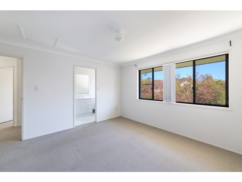 51 Clear River Boulevard, Ashmore QLD 4214
