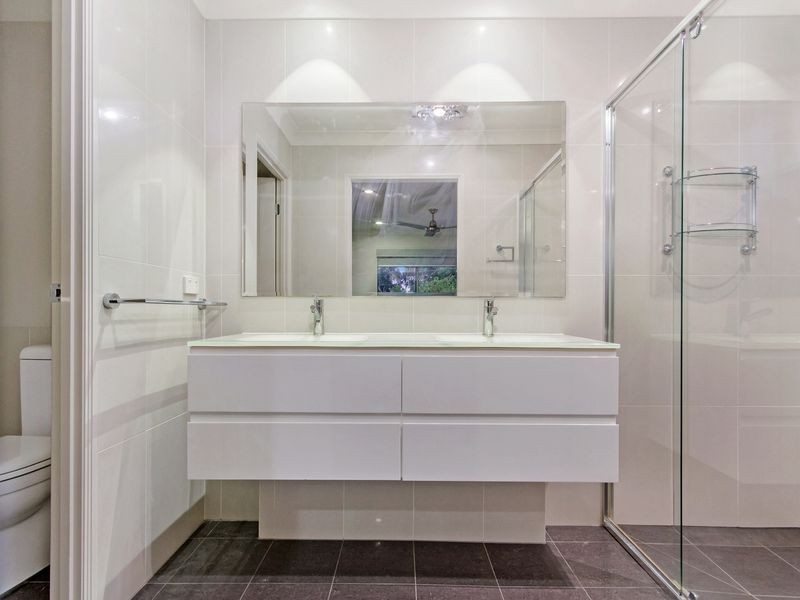 1/11 Rathbone Place, Labrador QLD 4215