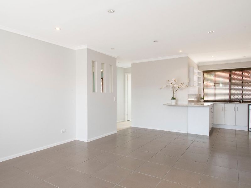1/12 Callistemon Court, Arundel QLD 4214