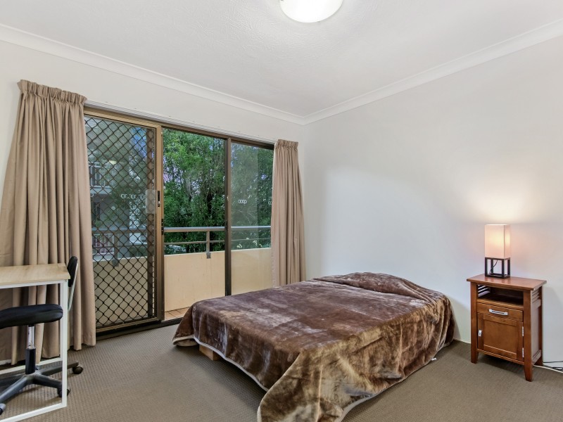 7/4 Kalyan Street, Chevron Island QLD 4217