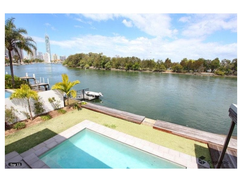 225 Stanhill Drive, Chevron Island QLD 4217