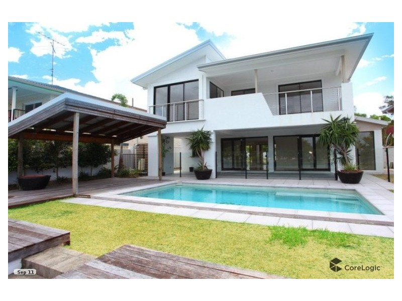 225 Stanhill Drive, Chevron Island QLD 4217