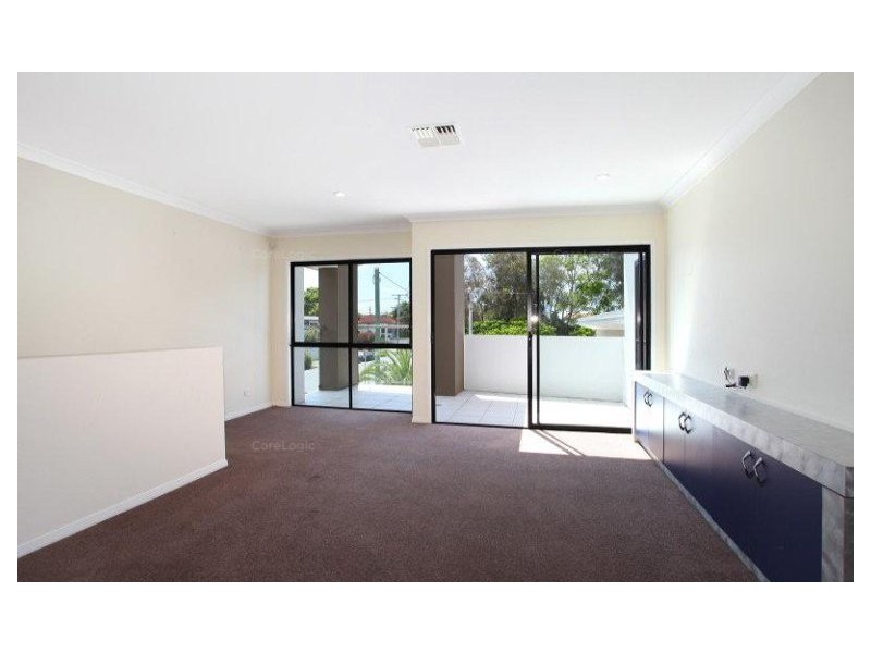 225 Stanhill Drive, Chevron Island QLD 4217