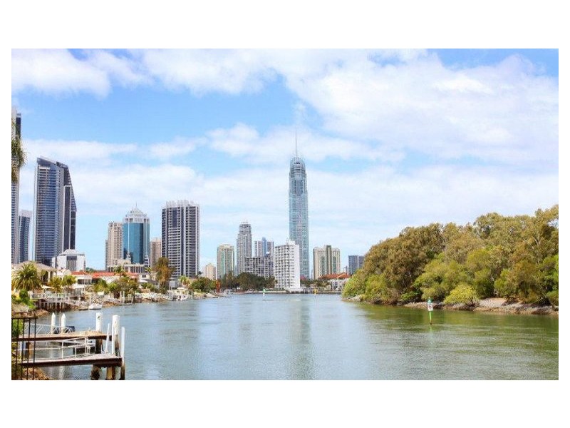 225 Stanhill Drive, Chevron Island QLD 4217