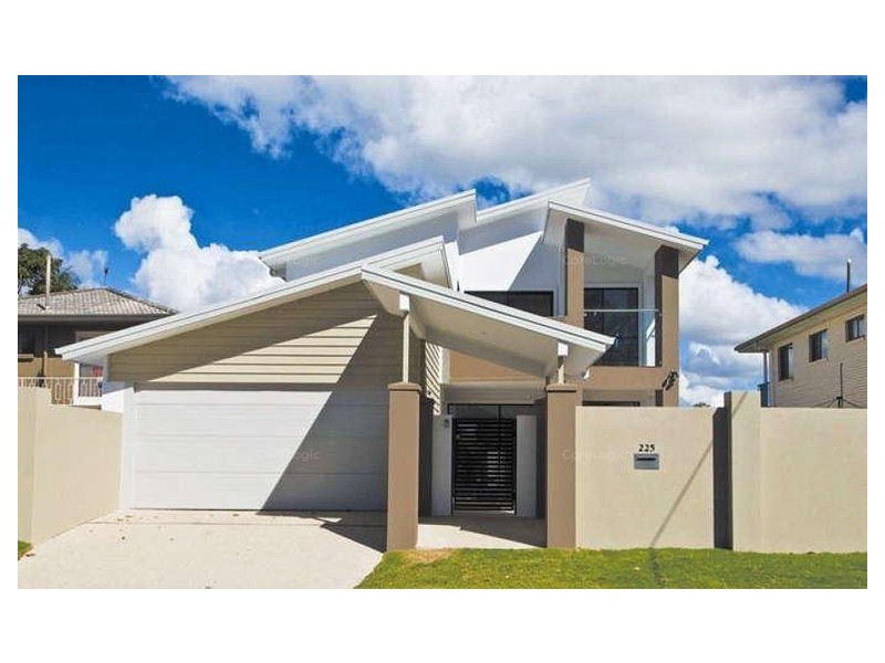 225 Stanhill Drive, Chevron Island QLD 4217