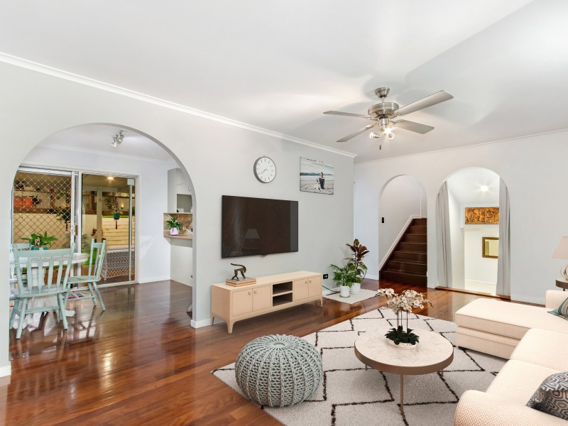 33 Forrest Avenue, Molendinar QLD 4214