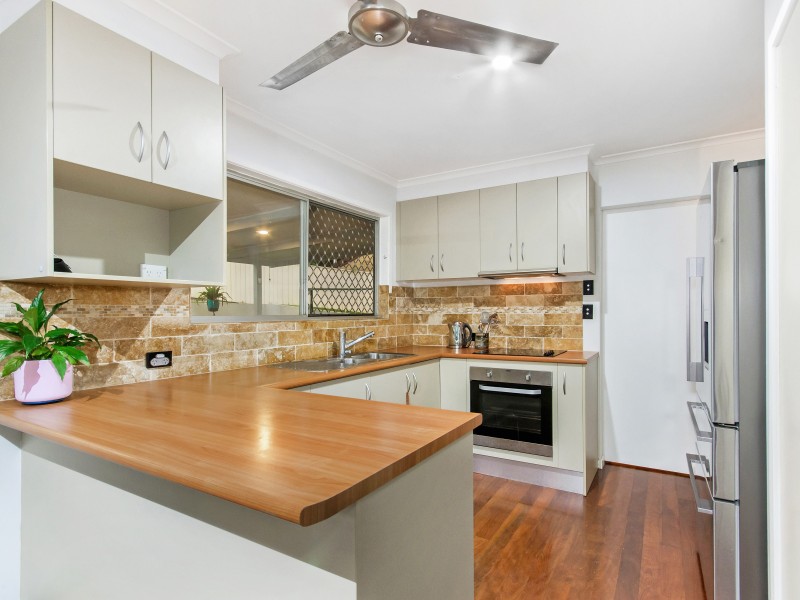 33 Forrest Avenue, Molendinar QLD 4214