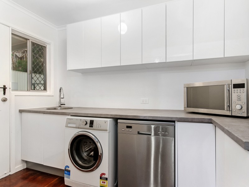 33 Forrest Avenue, Molendinar QLD 4214