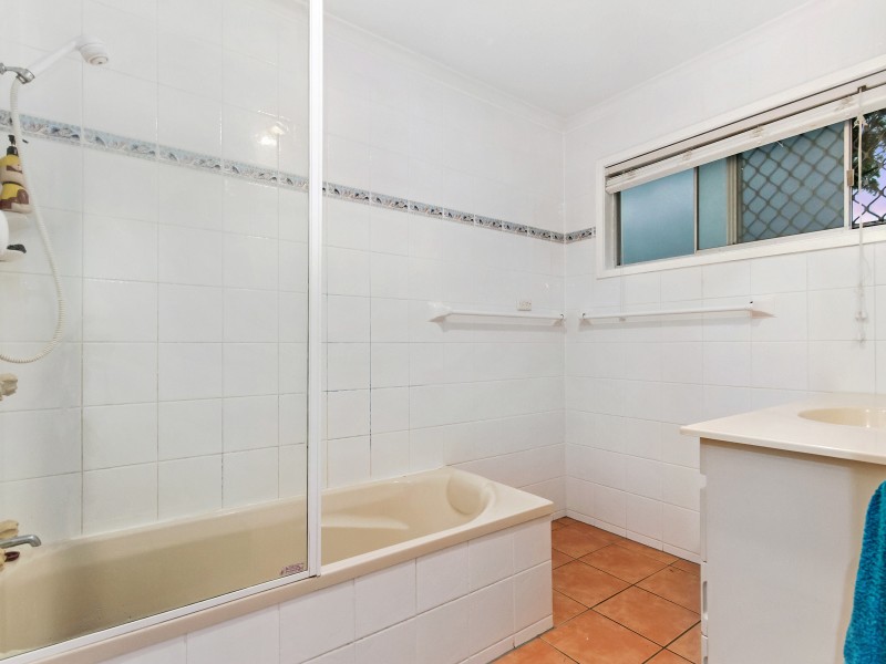 33 Forrest Avenue, Molendinar QLD 4214