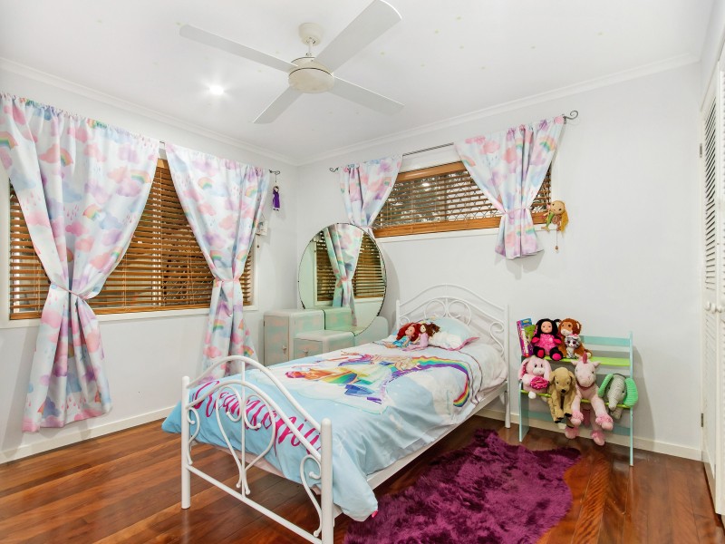 33 Forrest Avenue, Molendinar QLD 4214