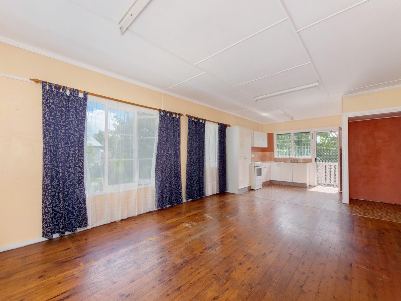 9 Central Street, Labrador QLD 4215