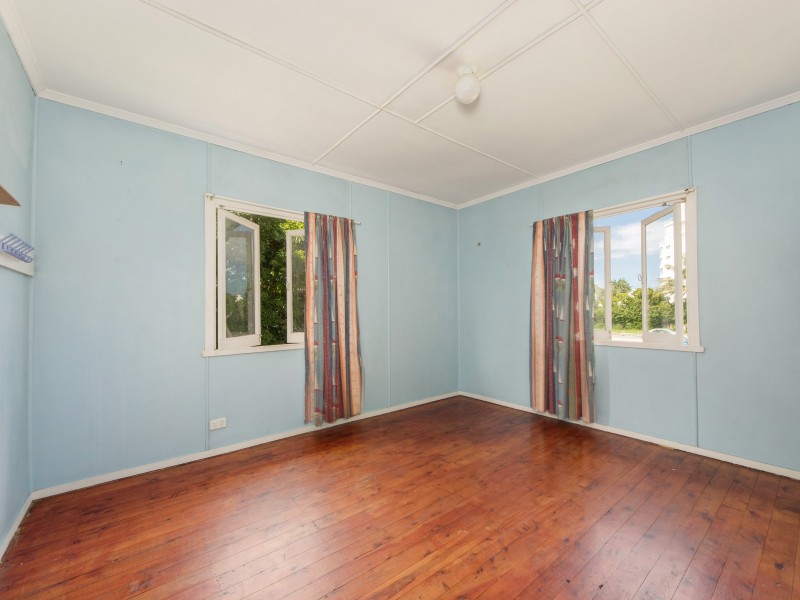 9 Central Street, Labrador QLD 4215