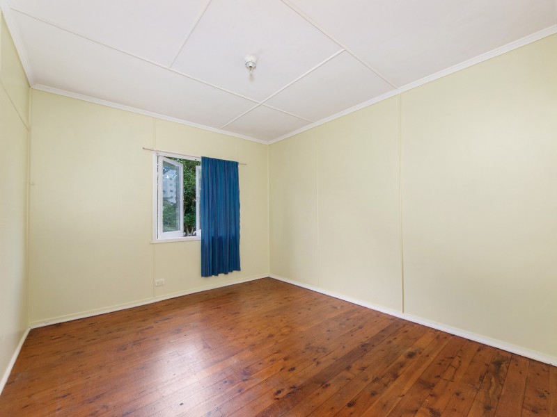 9 Central Street, Labrador QLD 4215