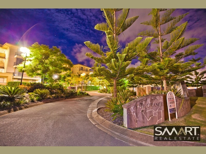 8489 Magnolia Drive East, Hope Island QLD 4212