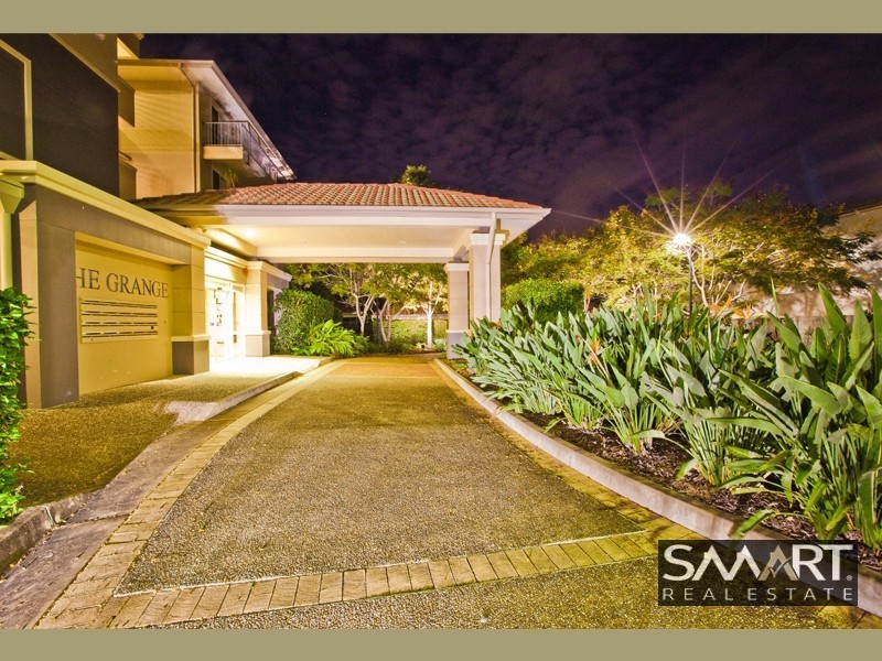 8489 Magnolia Drive East, Hope Island QLD 4212