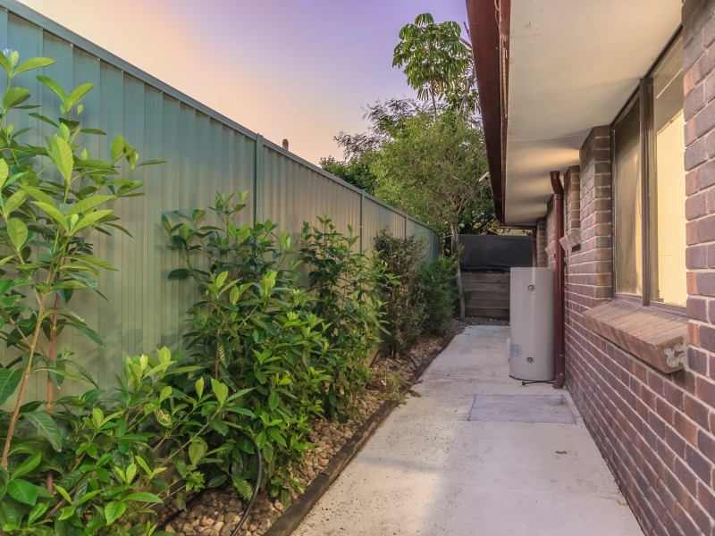 1/7 Ruth Anne Close, Labrador QLD 4215