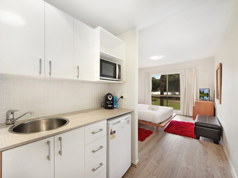 8428 Magnolia Drive East, Hope Island QLD 4212