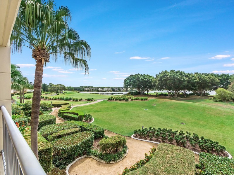 8428 Magnolia Drive East, Hope Island QLD 4212