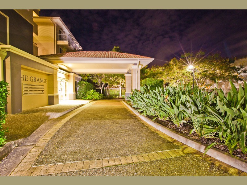 8428 Magnolia Drive East, Hope Island QLD 4212