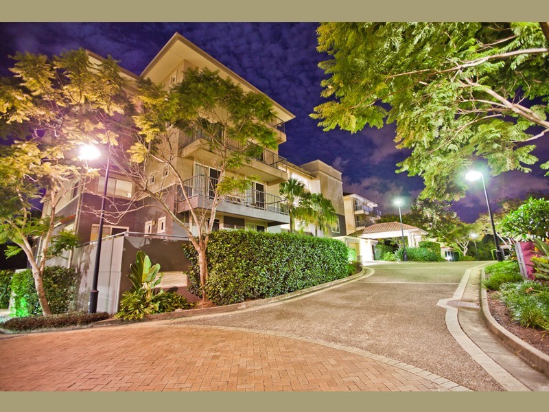 8428 Magnolia Drive East, Hope Island QLD 4212