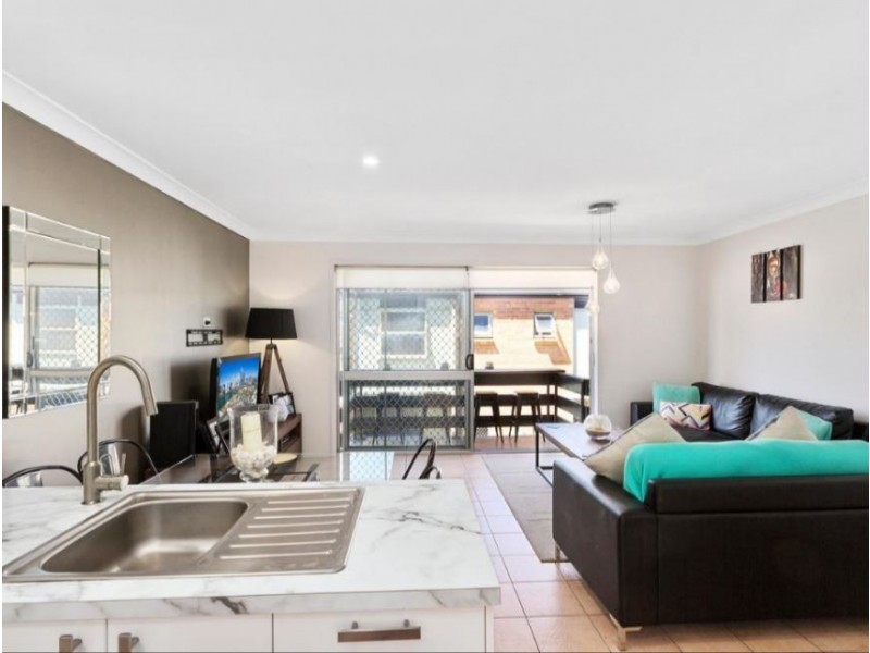 3/11 Thomas Drive, Chevron Island QLD 4217