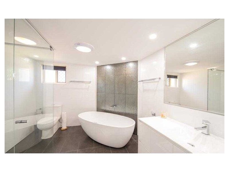 3 Alcott, Parkwood QLD 4214