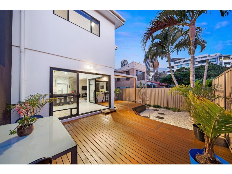 1/40 Bayview Street, Runaway Bay QLD 4216