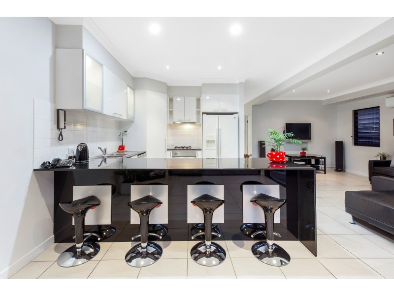 1/40 Bayview Street, Runaway Bay QLD 4216