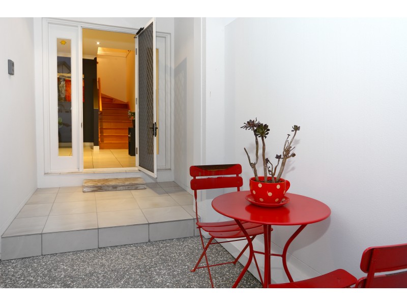 1/40 Bayview Street, Runaway Bay QLD 4216