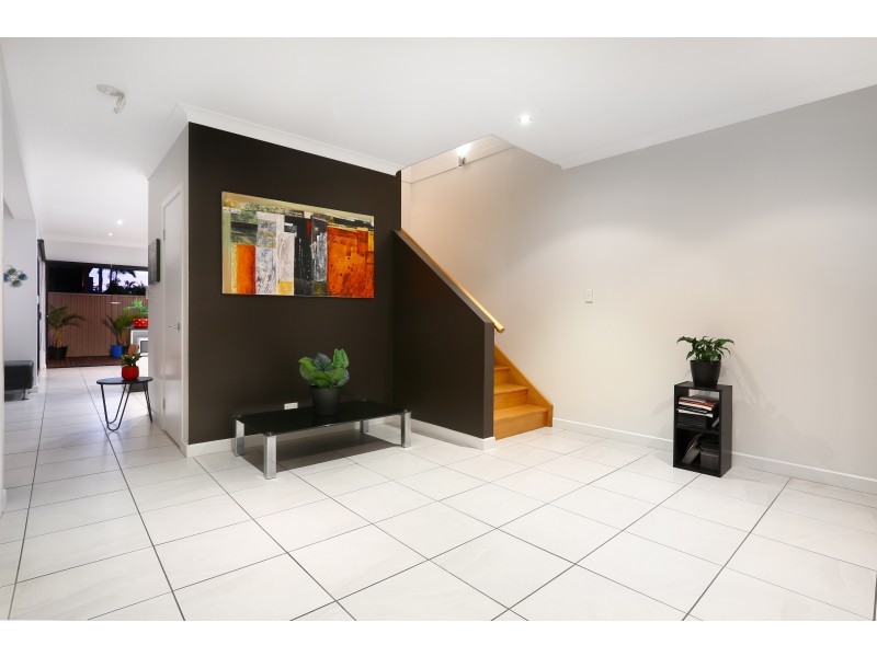 1/40 Bayview Street, Runaway Bay QLD 4216