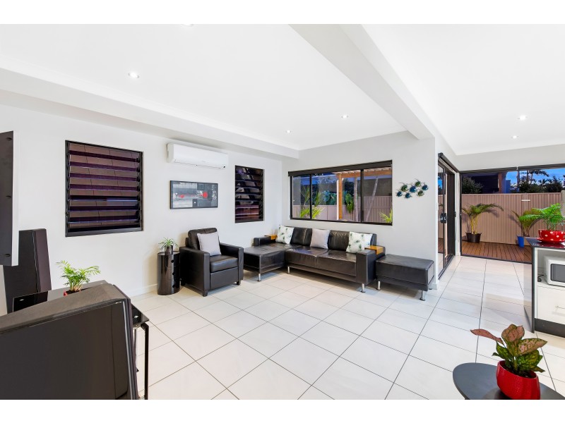 1/40 Bayview Street, Runaway Bay QLD 4216