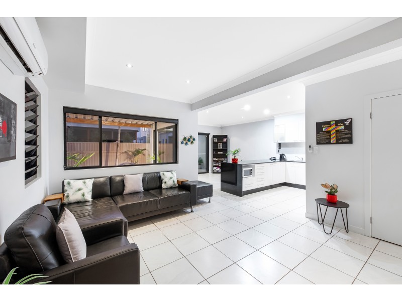 1/40 Bayview Street, Runaway Bay QLD 4216