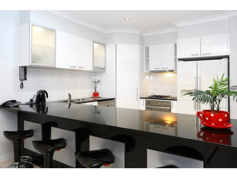 1/40 Bayview Street, Runaway Bay QLD 4216