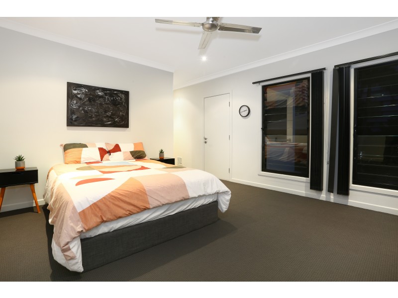 1/40 Bayview Street, Runaway Bay QLD 4216