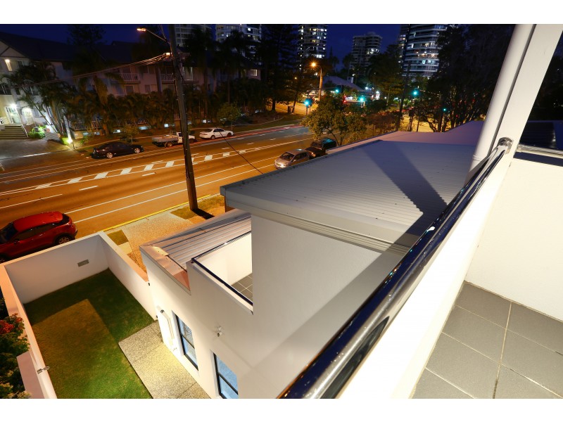 1/40 Bayview Street, Runaway Bay QLD 4216