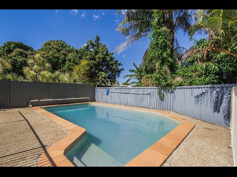 26 Melody Street, Mermaid Waters QLD 4218
