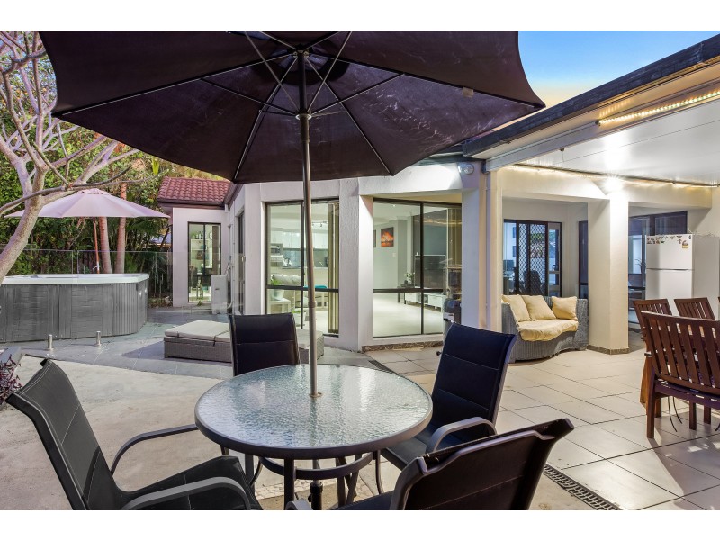 4 Bellwood Place, Molendinar QLD 4214