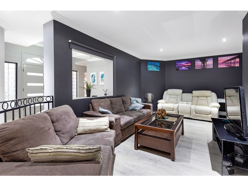 4 Bellwood Place, Molendinar QLD 4214