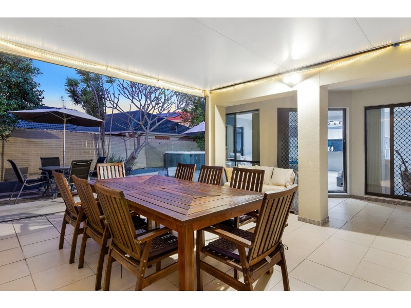 4 Bellwood Place, Molendinar QLD 4214