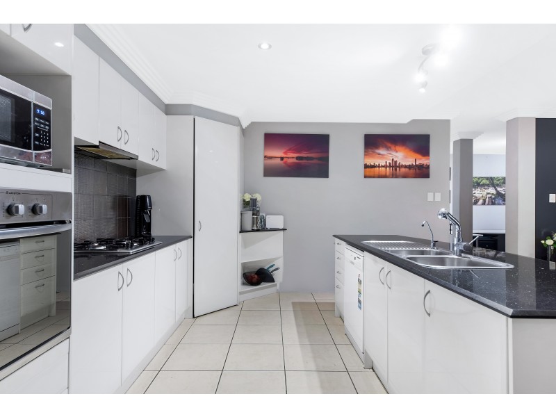 4 Bellwood Place, Molendinar QLD 4214