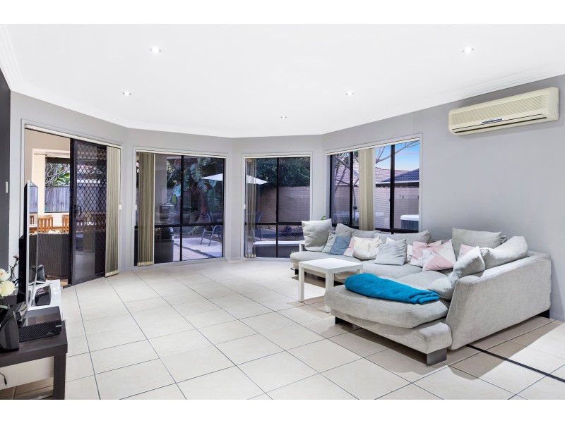 4 Bellwood Place, Molendinar QLD 4214