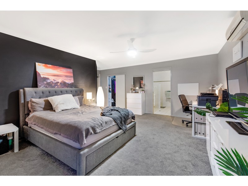 4 Bellwood Place, Molendinar QLD 4214