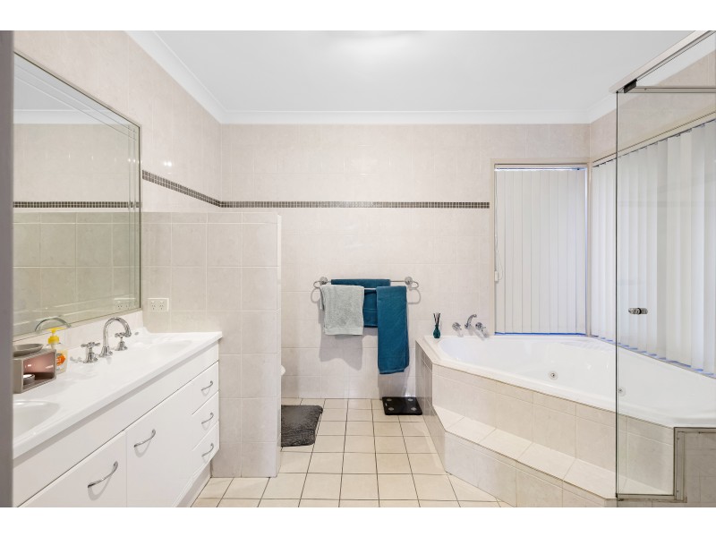 4 Bellwood Place, Molendinar QLD 4214