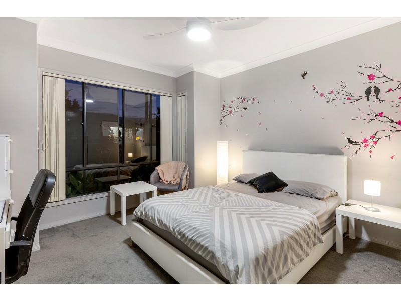 4 Bellwood Place, Molendinar QLD 4214