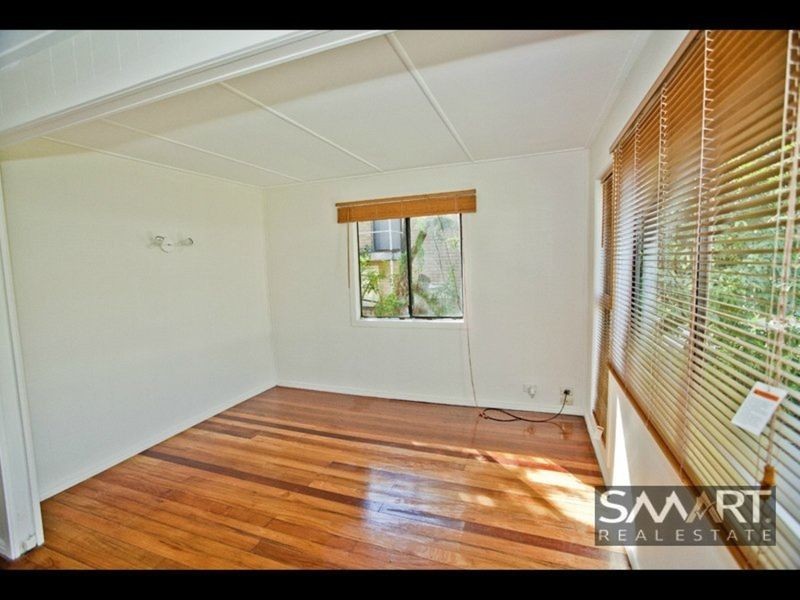 40 Sydney Street, Labrador QLD 4215