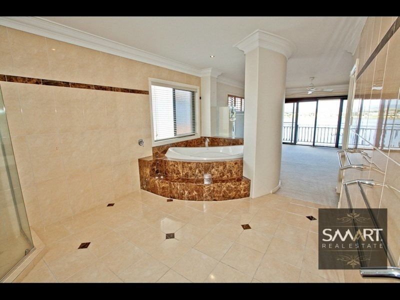 121 Edinburgh Road, Benowa Waters QLD 4217