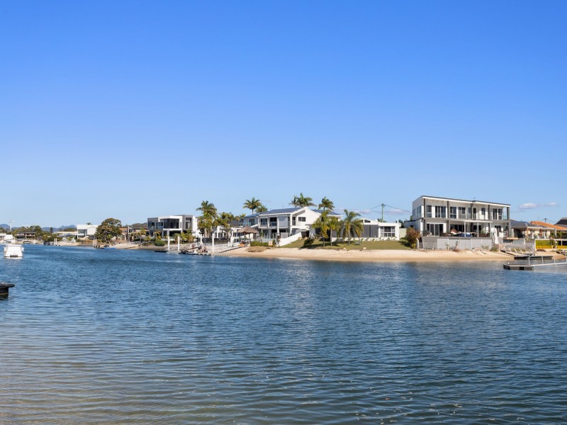 Broadbeach Waters QLD 4218