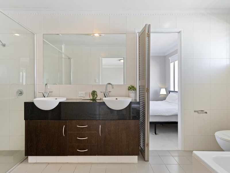 Broadbeach Waters QLD 4218